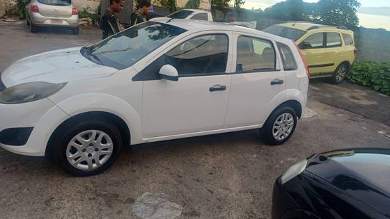 FORD FIESTA 1.0 ROCAM 8V FLEX 4P MANUAL FORD FIESTA 1.0 ROCAM 8V FLEX 4P MANUAL